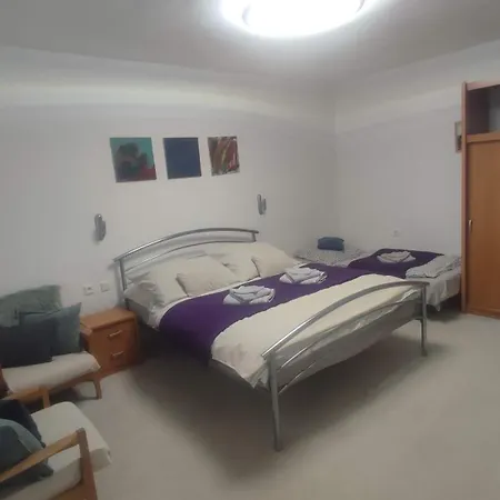 Apartment Begonia-Dom S Jednou Spalnou Besenova