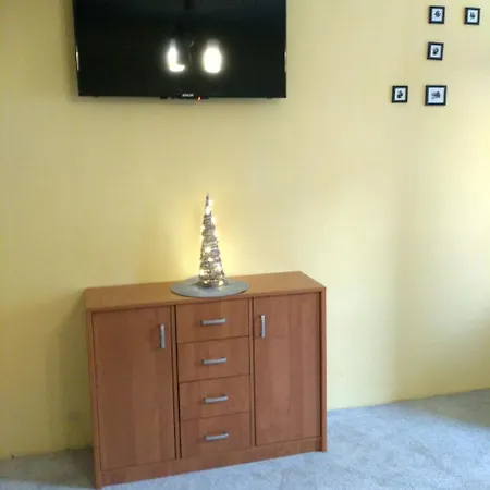Apartment Begonia-Dom S Jednou Spalnou Bešeňová
